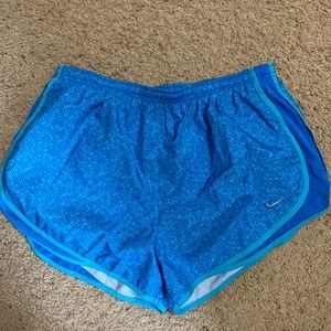 XL Women’s Nike Temp Short